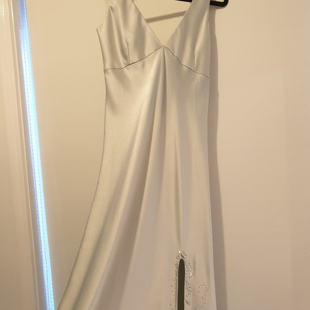 Matthew Eager in shimmery pale green - Size 8 - Picture 3 of 11